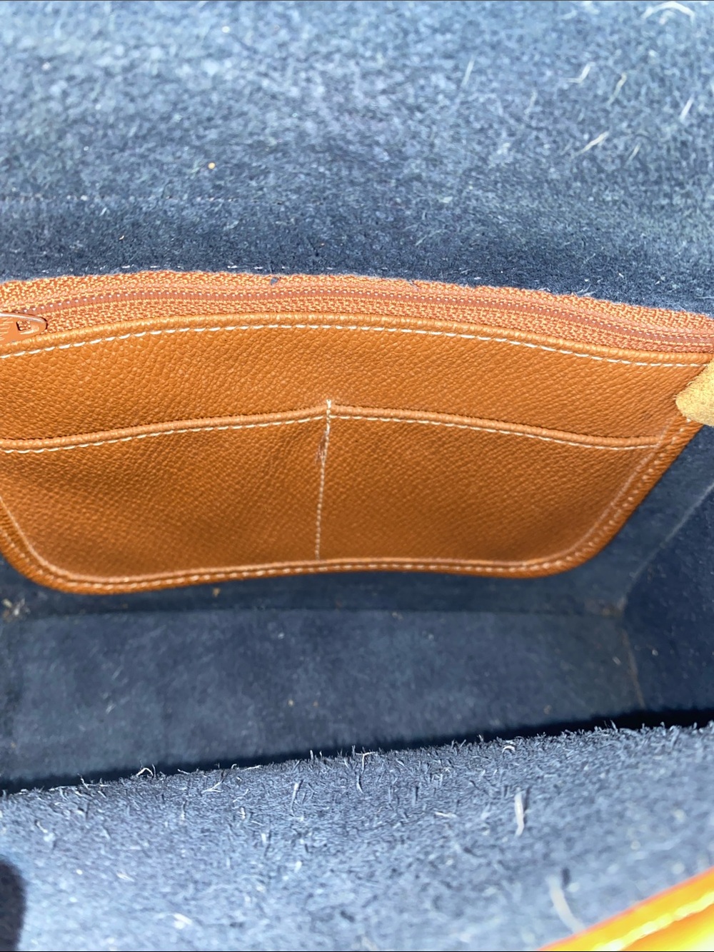 Vintage Dooney & Bourke Essex Navy Pebbled Leather Crossbody with Brown Trim - Picture 6 of 7